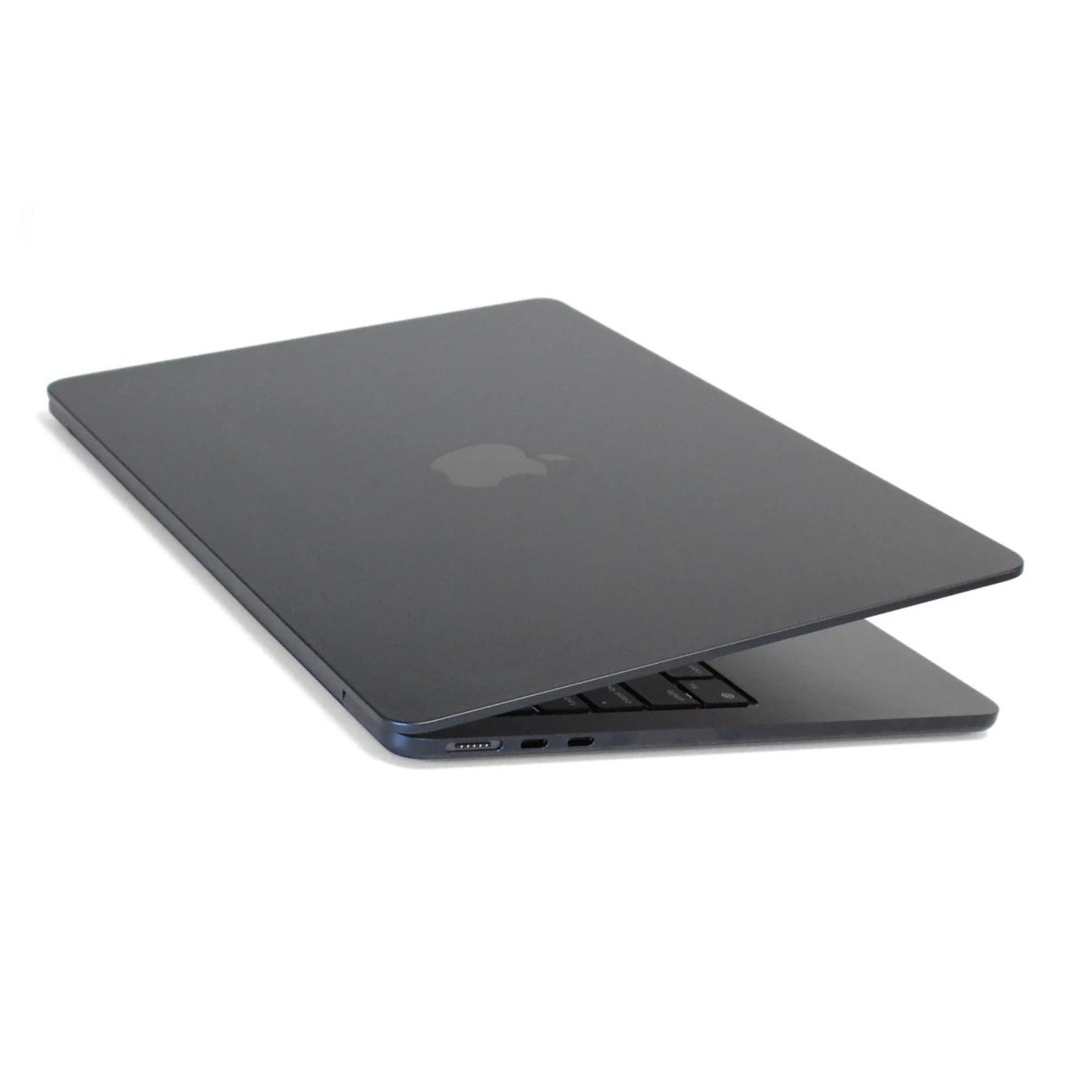 grey MacBook Air 13 (2022)